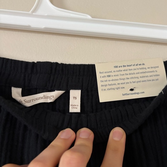 NWT Soft Surroundings ST Black 100% Cotton Gauzy Lightweight Full Length Pants - Picture 6 of 7
